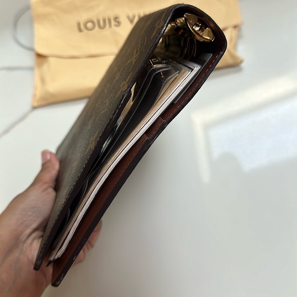 Louis Vuitton Large Agenda Ring Cover - Picture 11 of 16